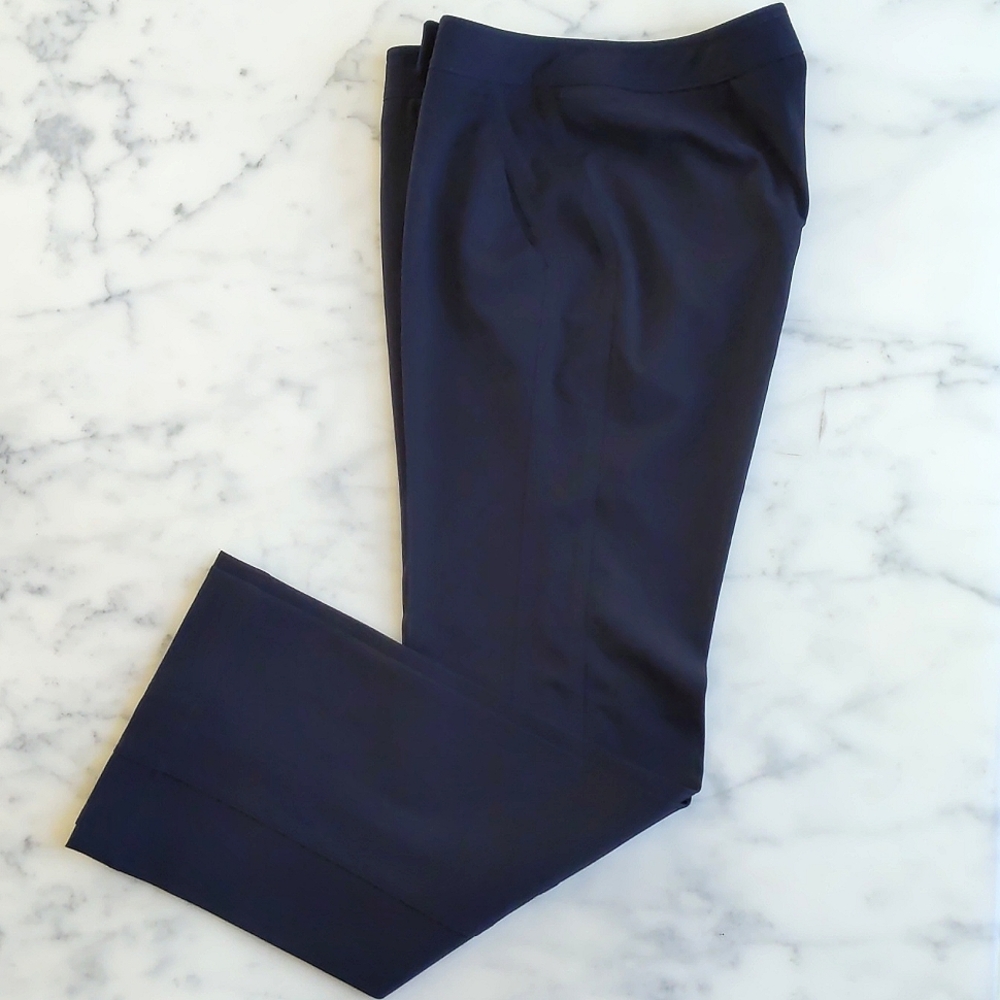 NWOT. Metropolitan New York High-Waist Dress Pant with two side pockets.